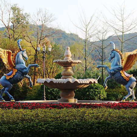 Chimelong Circus Hotel Чжухай Экстерьер фото